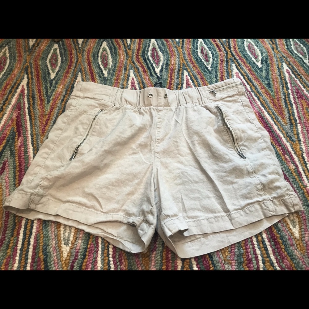Linen/rayon khaki shorts